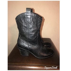 Sam Edelman cowboy style boot 👢